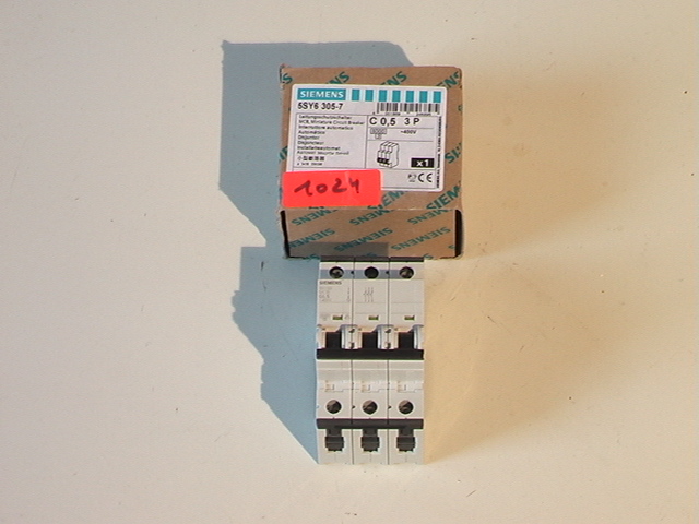 Siemens , 5SY6-305-7 ,  